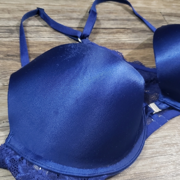 Pink Victoria Secret bra 34c - Picture 7 of 8